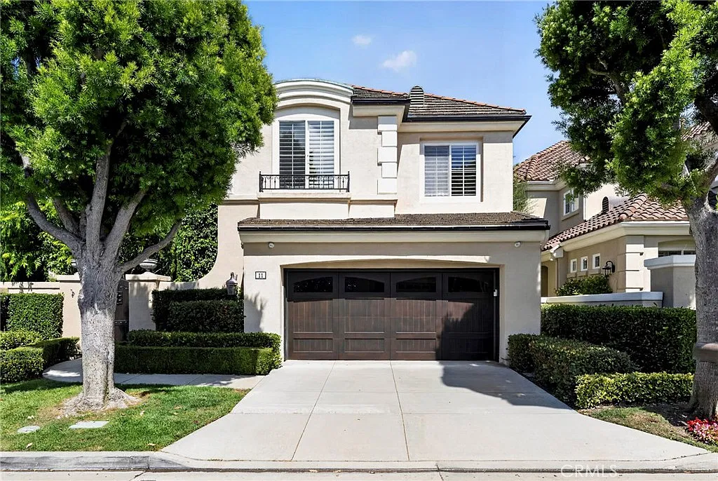 3 bed, 2.5 bath, 2530 sqft, $12,500 — Photo 1