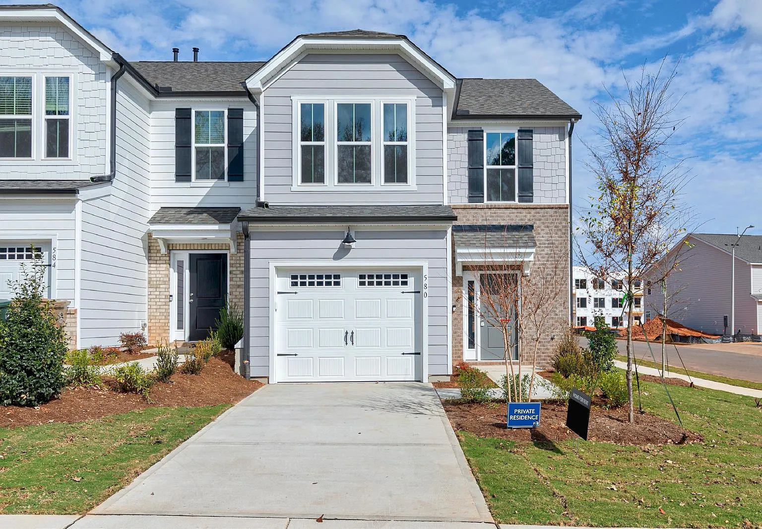 3 bed, 2.5 bath, 1558 sqft, $1,800 — Photo 1