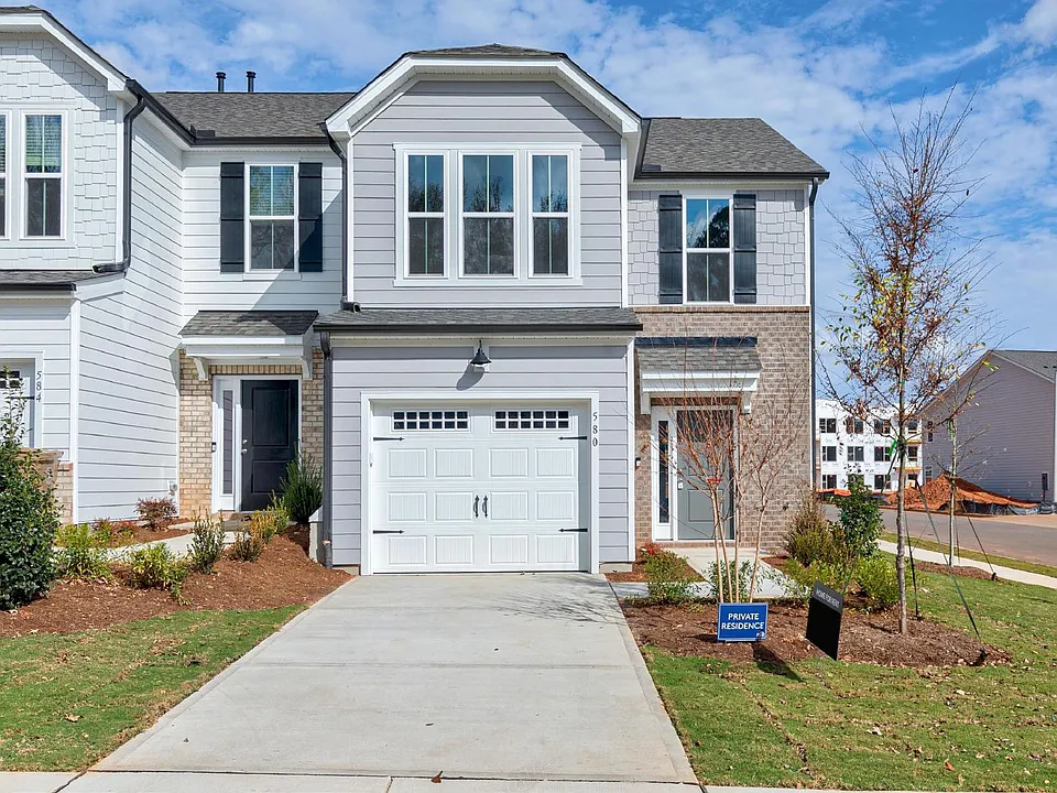 580 Glen Clova Dr