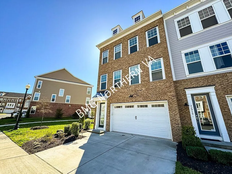 Building Photo - 42961 Running Creek Sq