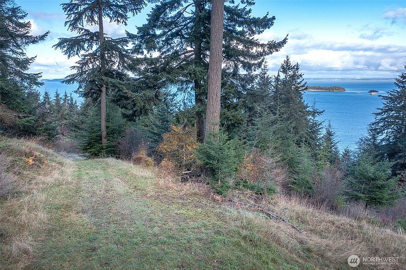 4th image of 359 Georgia Strait Lane