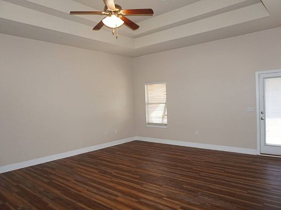 3rd image of 307 Windmill Way