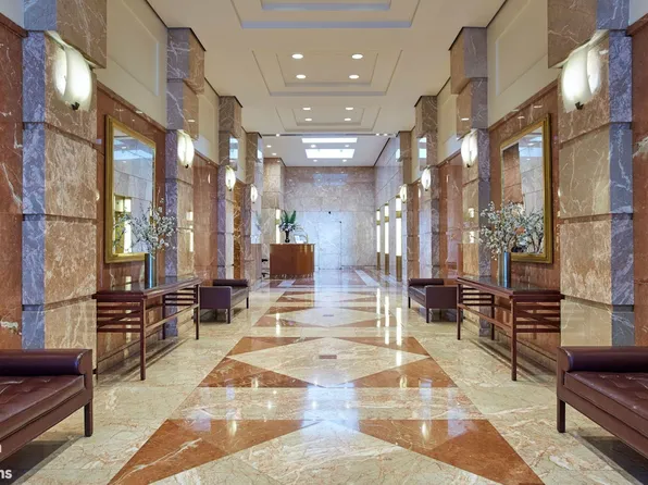 2000 Broadway image 13 of 15