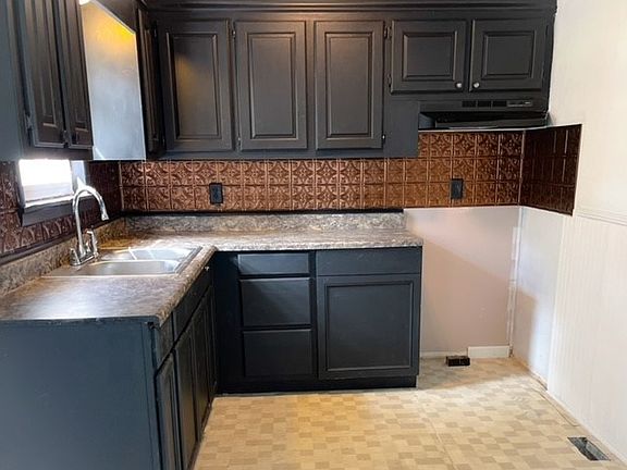 4th image of 756 Independence Dr