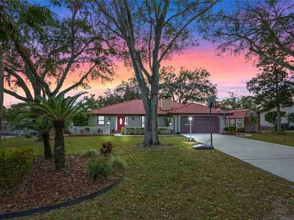 128 Lake Ring Dr, Winter Haven, FL 33884