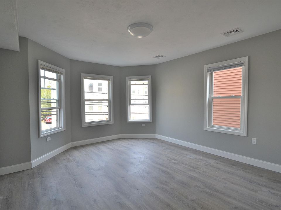 1st image of 19 Dean St #4