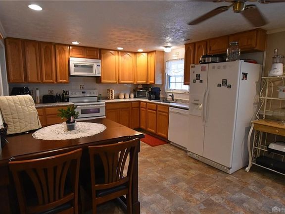 3rd image of 6638 Rosebury Dr