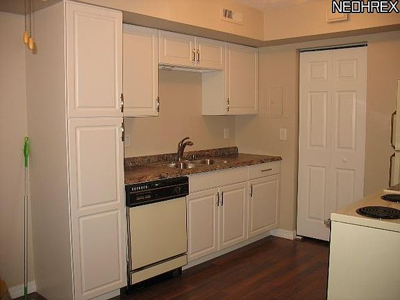 4th image of 20353 Williamsburg Ct #224A