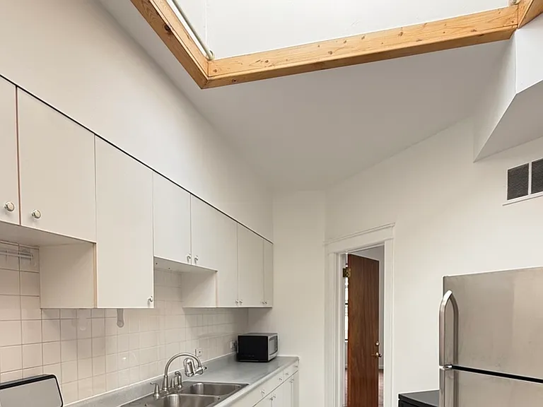1524 W Jarvis Ave #2B — Photo 8