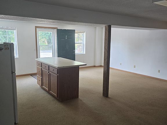 4th image of 302 E Main Cross St #A