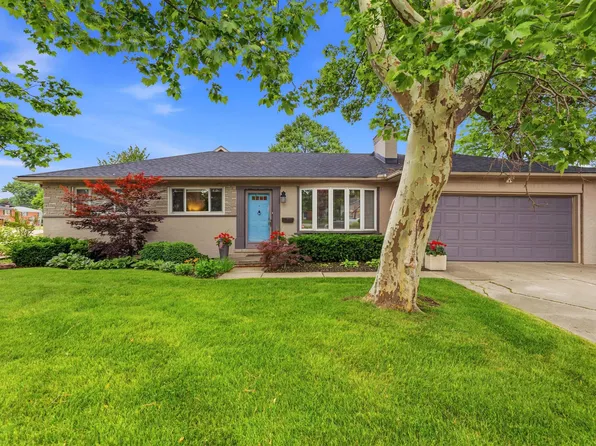 26360 Jefferson Ave, Saint Clair Shores, MI 48081