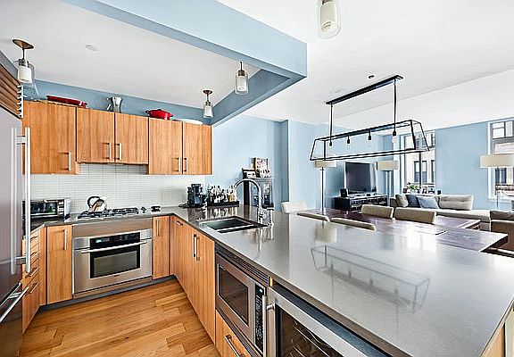 5th image of 125 W 22nd St APT 5B