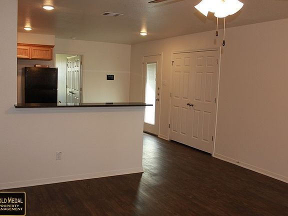 5th image of 206 Sherman Ave