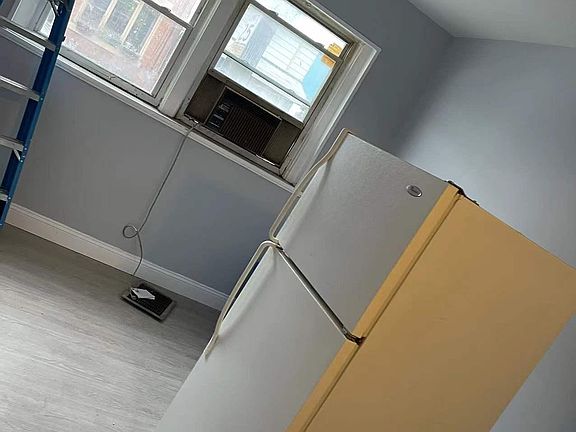 2nd image of 2618 S 6th St Floor 1