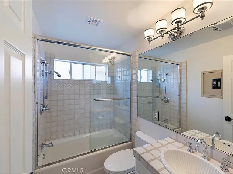515 Begonia Ave #B — Photo 17