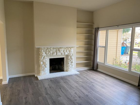 3rd image of 27 Flower St