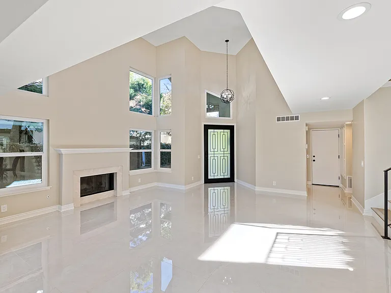 24675 Vista Cerritos — Photo 8