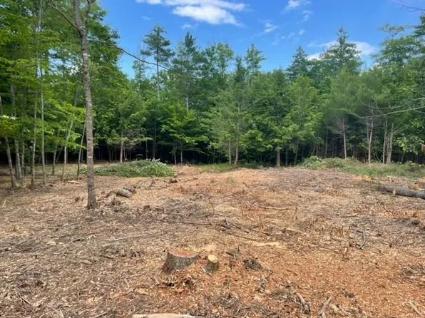 14 Hawthorne Road, Ossipee, NH 03864