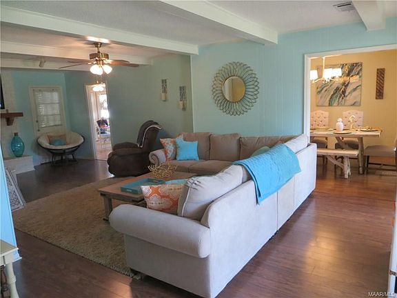 3rd image of 525 Carol Villa Dr