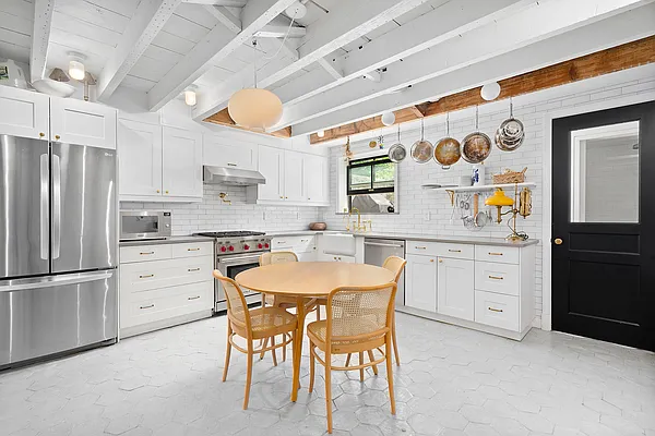 Sold by Compass | media 16