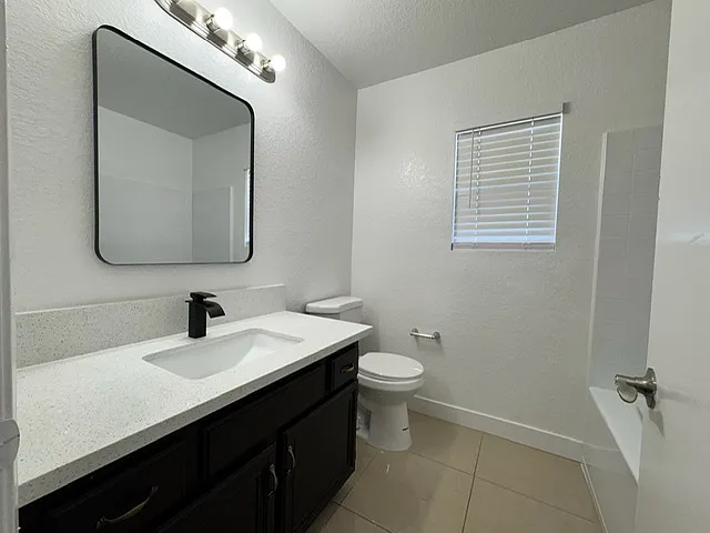 1630 Suffolk Ct — Photo 11