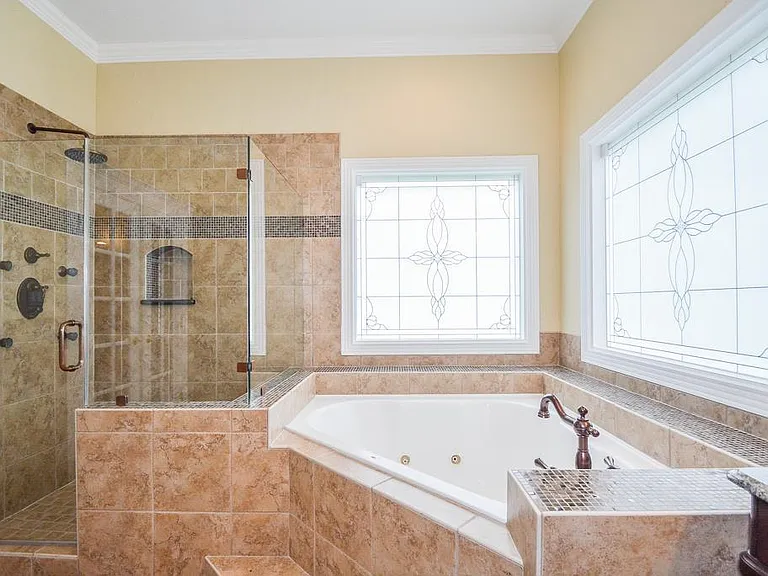 2326 Walnut Bend Ln — Photo 18