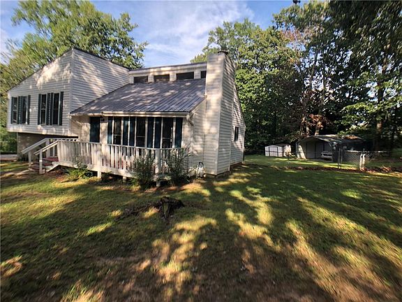 3rd image of 5831 Oak Ct