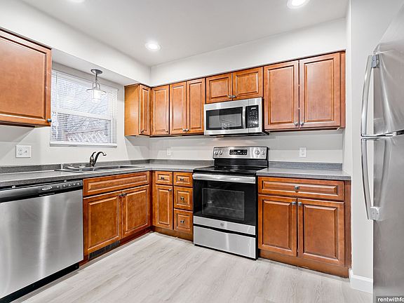 2nd image of 419-1704 N Westfield St #439