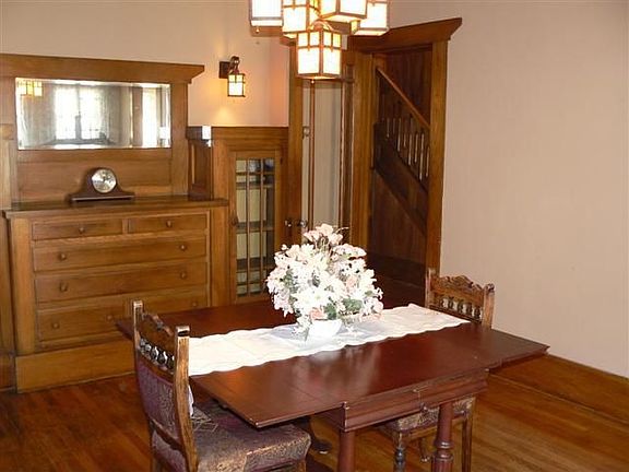 Built-in Hutch & Glass-front Display Cases in Formal DR