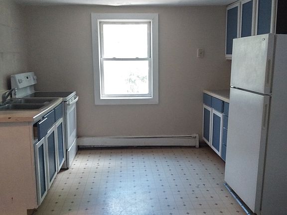 4th image of 1629 2nd Ave S #1