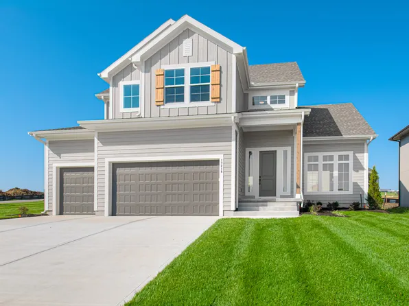 17218 S Heatherwood St, Olathe, KS 66062