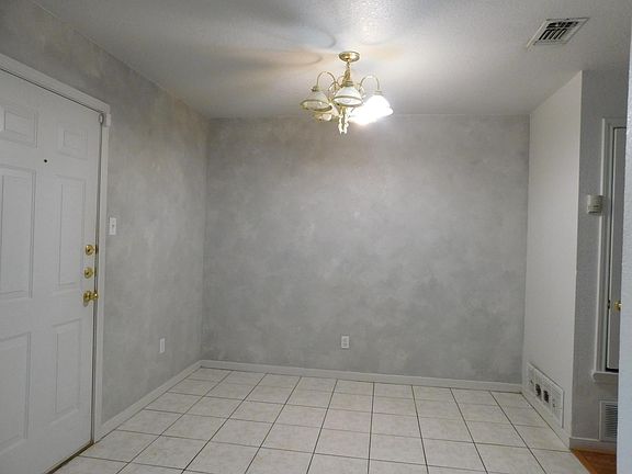 5th image of 3703 Dustin Ct #B