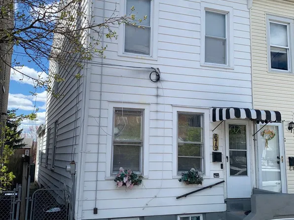 679 2nd St, Trenton, NJ 08611