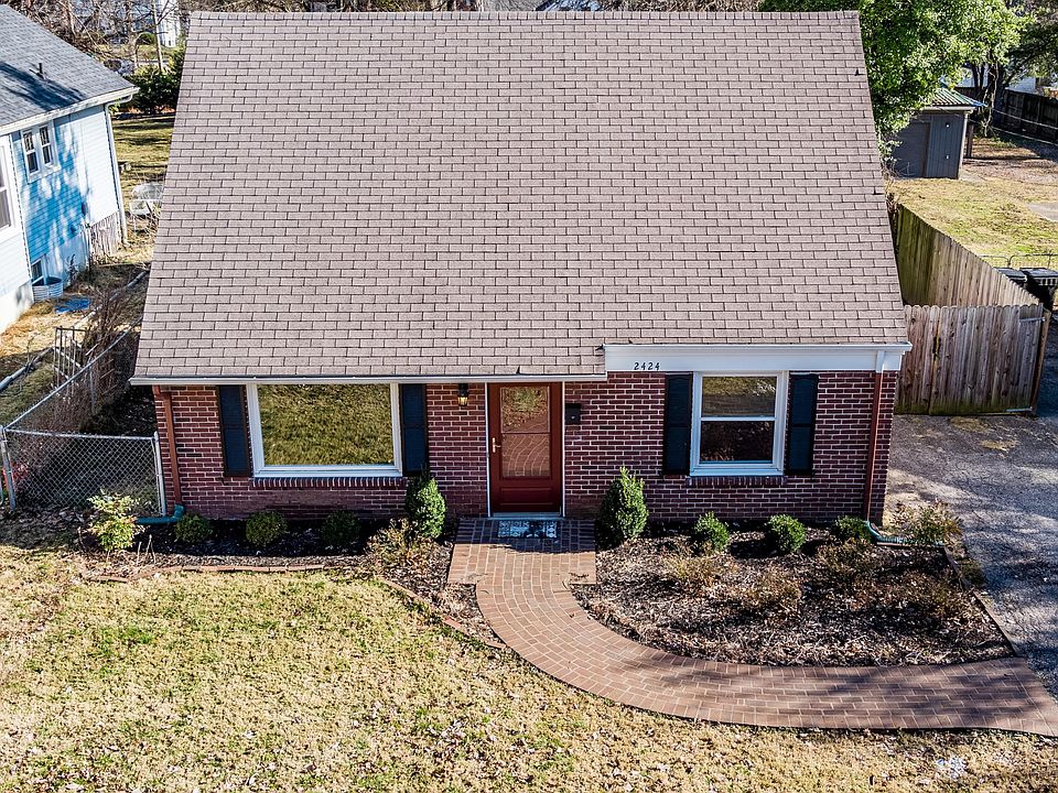 1st image of 2424 Clarendon Ave