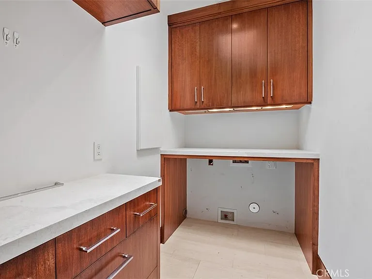 1523 Dolphin Ter — Photo 36