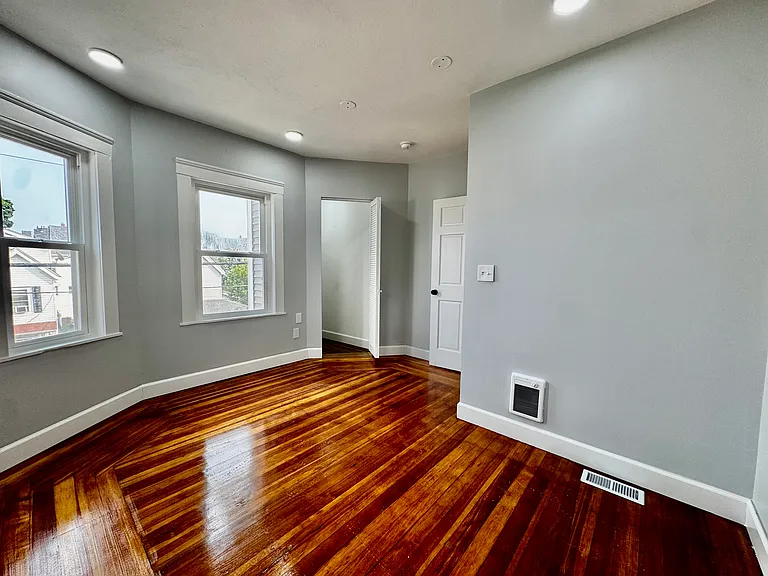 228 Belmont St #3 — Photo 10