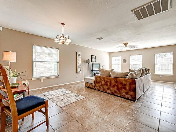 5th image of 15615 Haleys Landing Ln