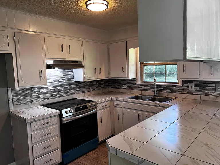 234 N Walco Rd — Photo 16
