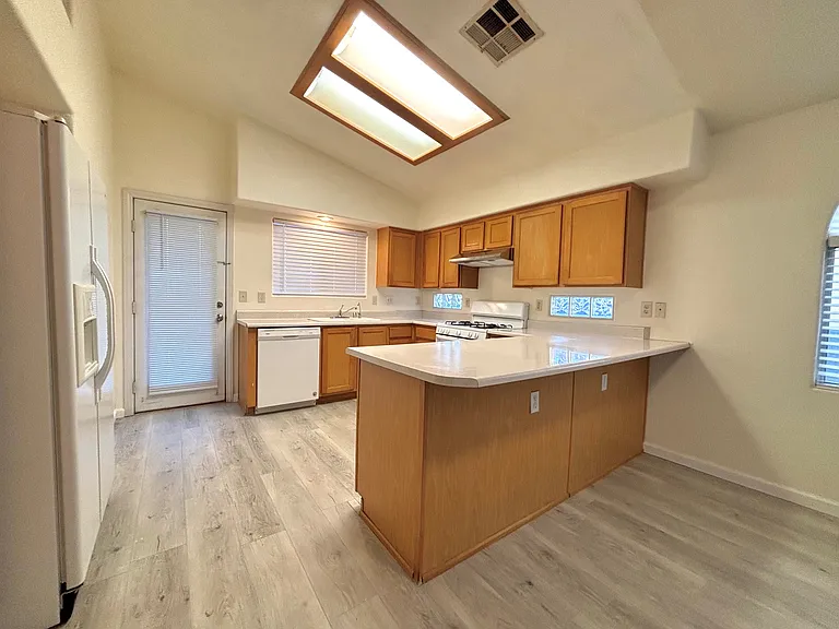 5312 Padua Way — Photo 7