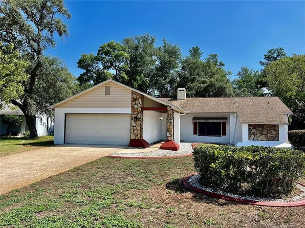 8205 Pagoda Dr, Spring Hill, FL 34606