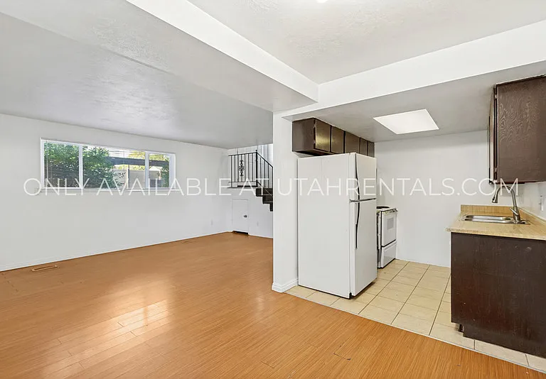 234 W Foxbridge Dr — Photo 4