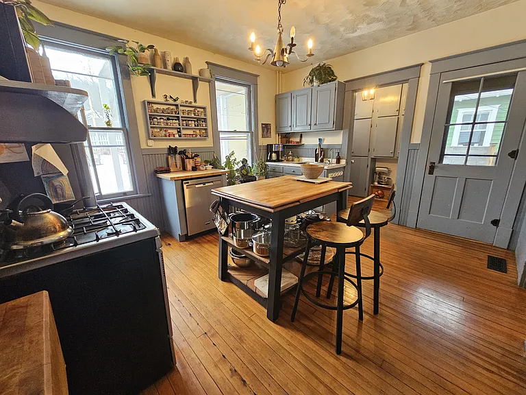 159 Green St — Photo 16