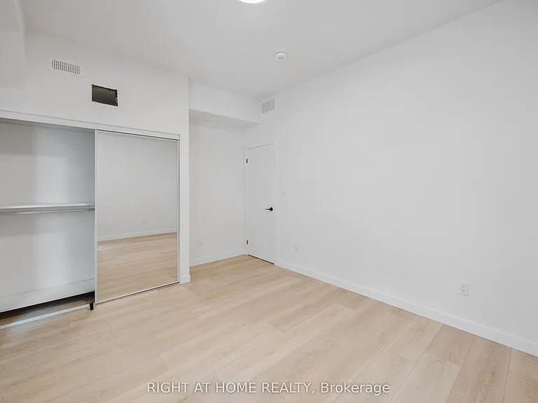 367 Howland Ave #1 — Photo 8