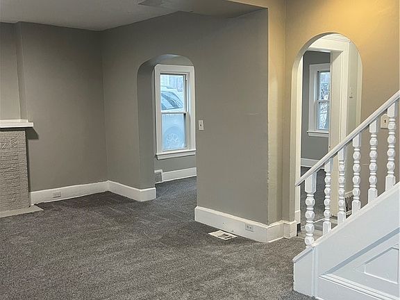 5th image of 3222 W 94th St