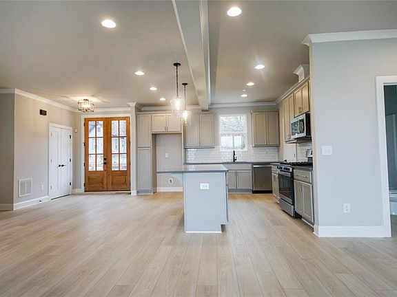 2nd image of 1740 Bolton Rd NW