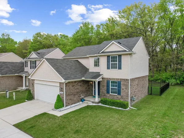 10344 Scarlet Oak Dr #13, Ypsilanti, MI 48198