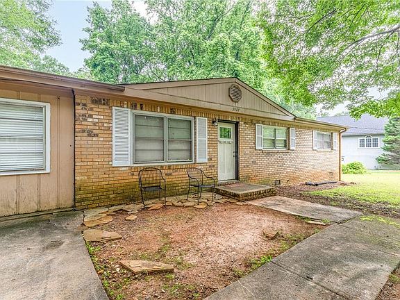 2nd image of 3927 Buck Rd