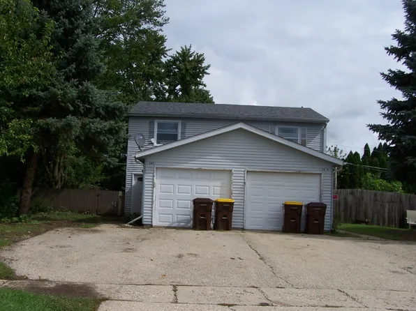 1950 Sheila St, Woodstock, IL 60098