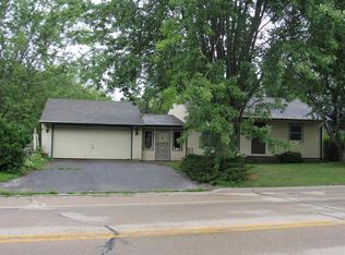 1611 Pershing Rd, New London, WI 54961
