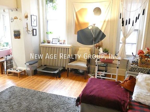 5th image of 4406 Pine St APT 1R